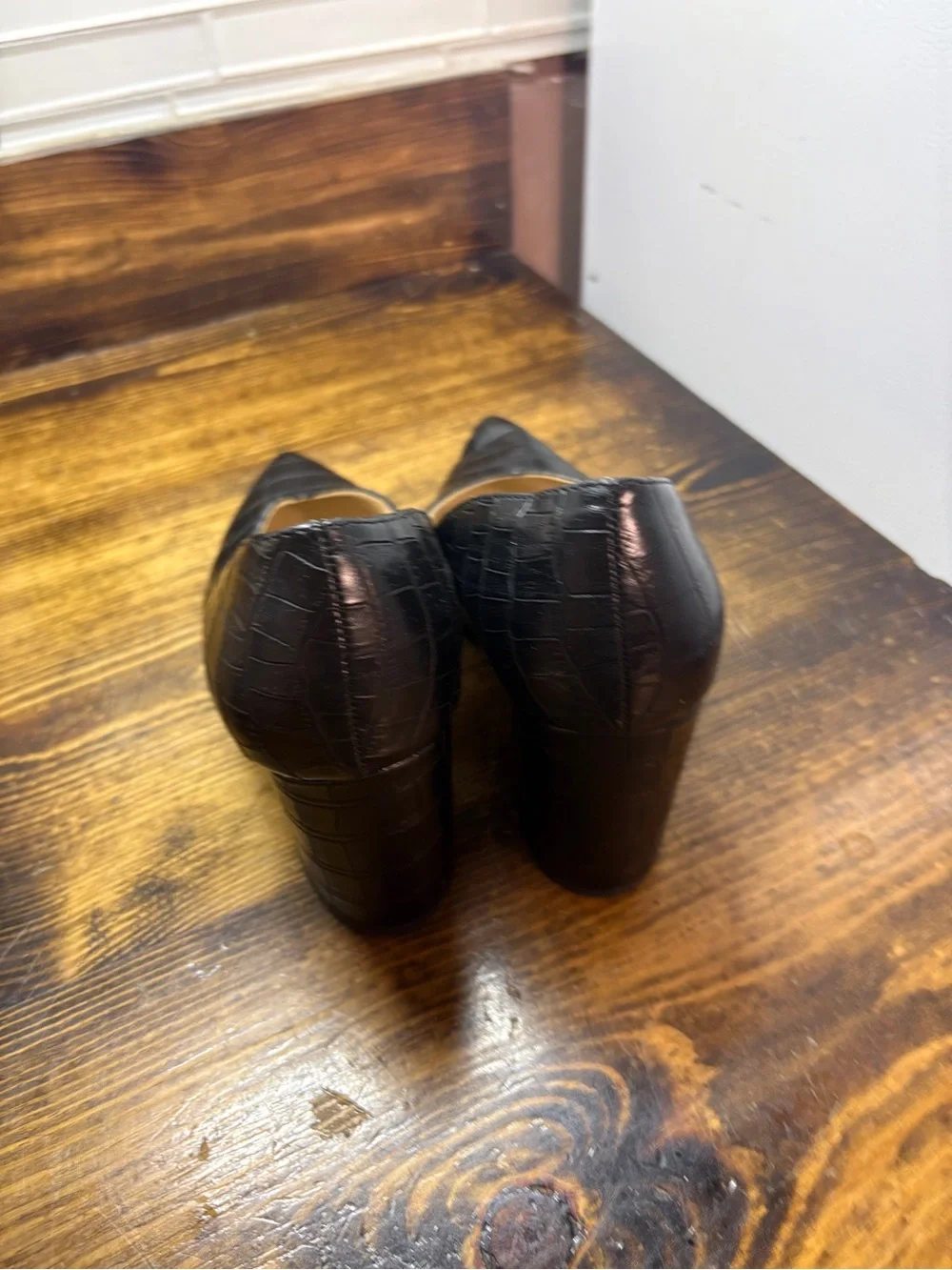Liz Claiborne Black Croc Heels Size 7.5